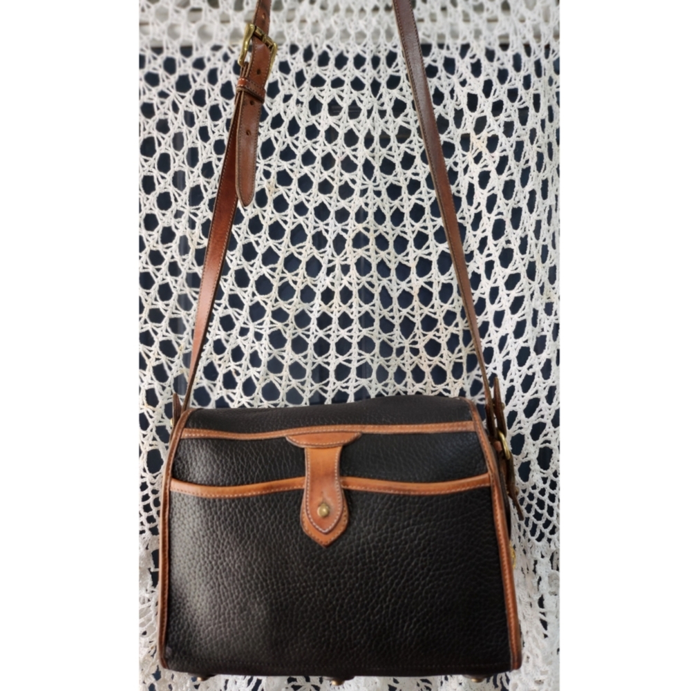 VINTAGE DOONEY & BOURKE ALL WEATHER BLACK PEBBLE GRAIN LEATHER CROSSBODY BAG - Picture 3 of 10